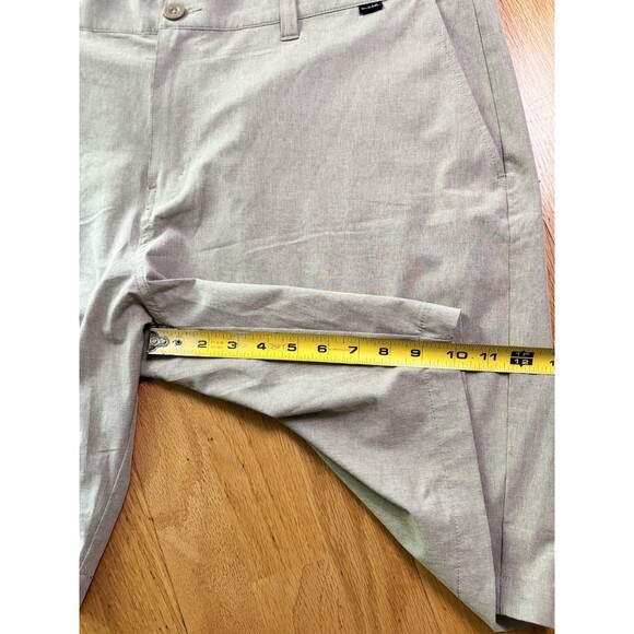 Travis Mathew Men's Beck Shorts Performance Golf 10”  Khaki 1MM208 Size 42 EUC - Picture 8 of 16